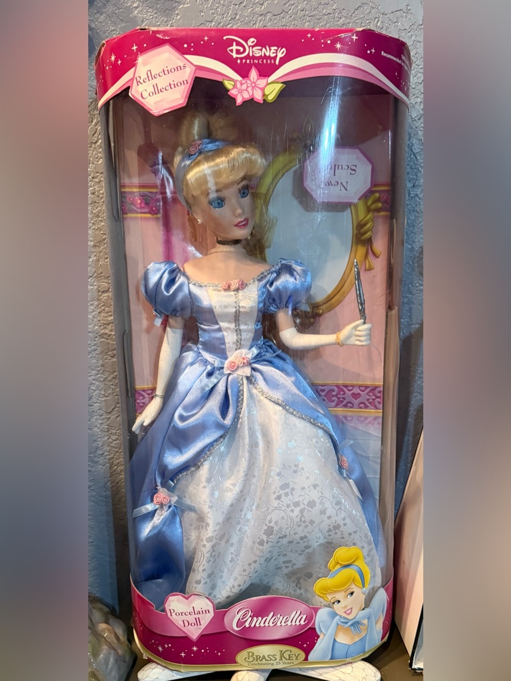 Vintage NIB Disney Princesses Cinderella porcelain Doll